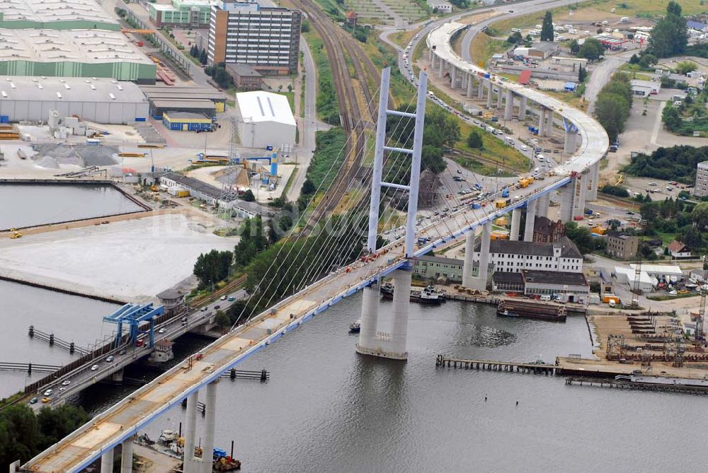 Stralsund von oben - Größte deutsche Hängebrücke geht der Fertigstellung entgegen