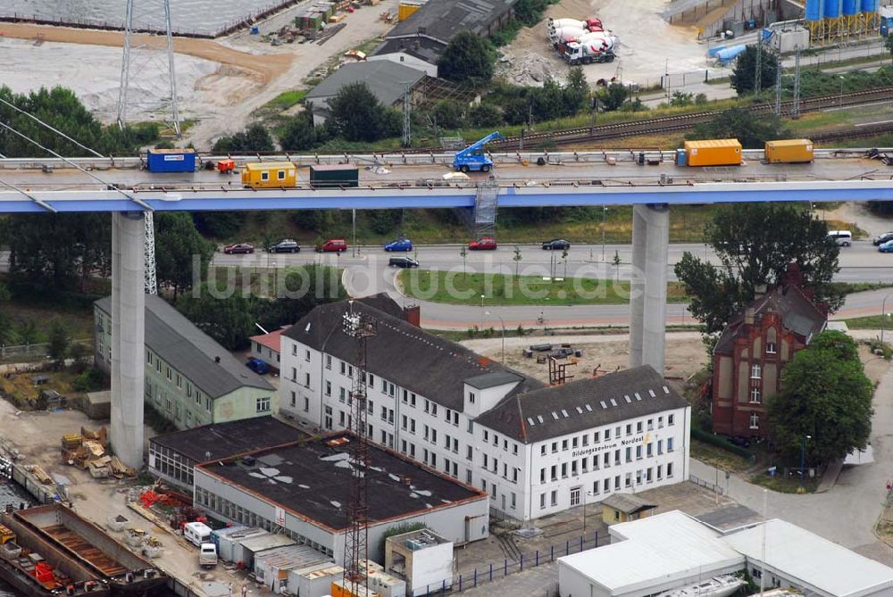 Stralsund von oben - Größte deutsche Hängebrücke geht der Fertigstellung entgegen