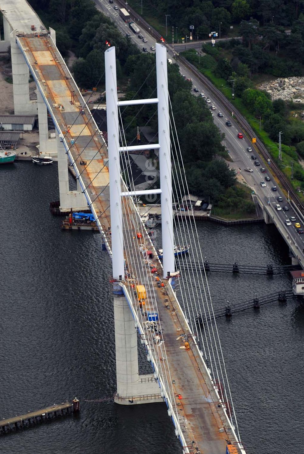 Luftbild Stralsund - Größte deutsche Hängebrücke geht der Fertigstellung entgegen