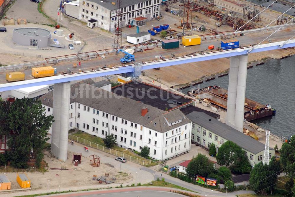 Luftaufnahme Stralsund - Größte deutsche Hängebrücke geht der Fertigstellung entgegen