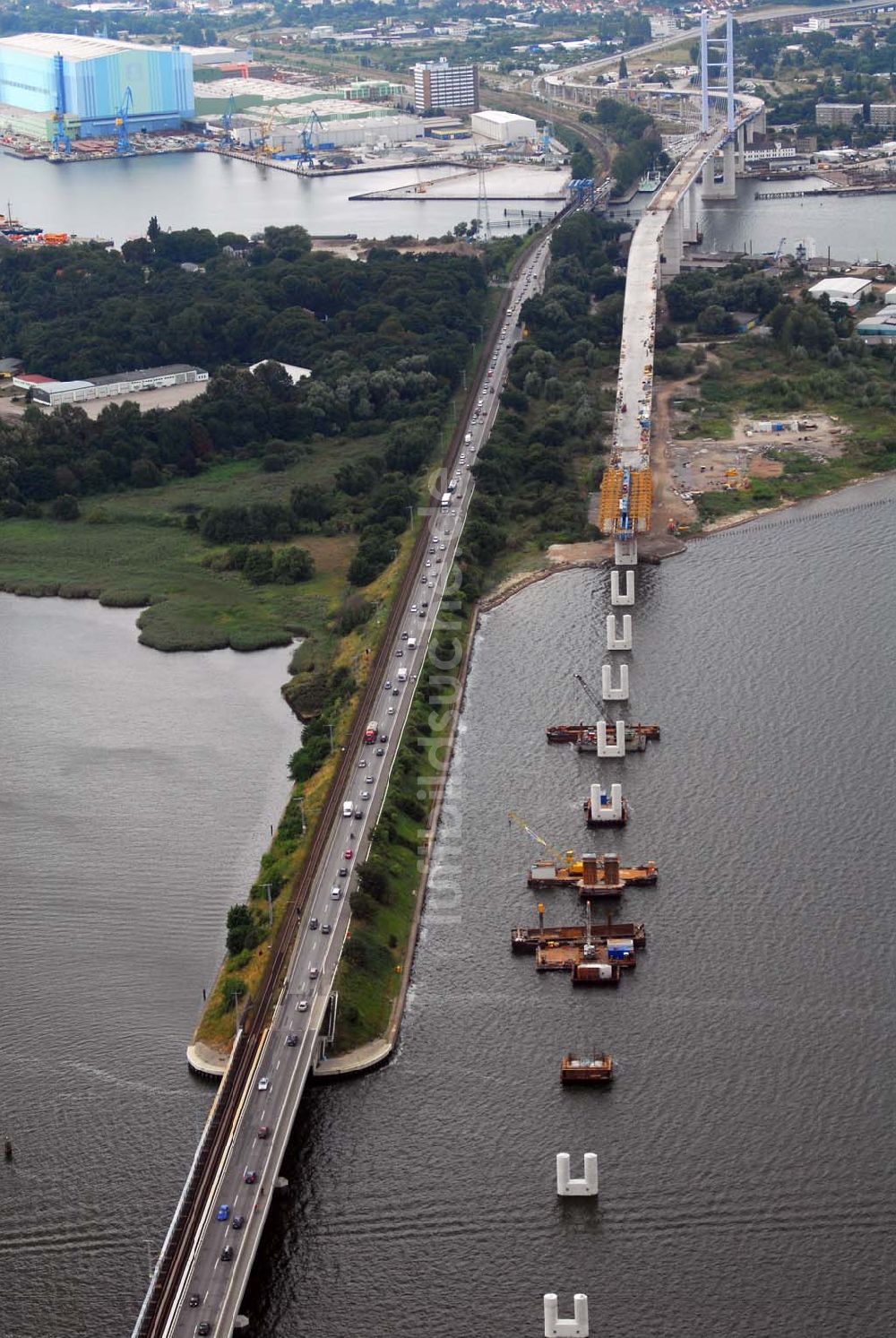 Luftbild Stralsund - Größte deutsche Hängebrücke geht der Fertigstellung entgegen