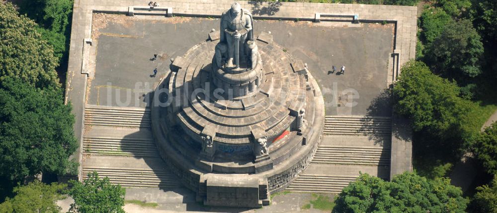 Luftaufnahme Hamburg - Größtes Bismarck - Denkmal im Alten Elbpark in Hamburg