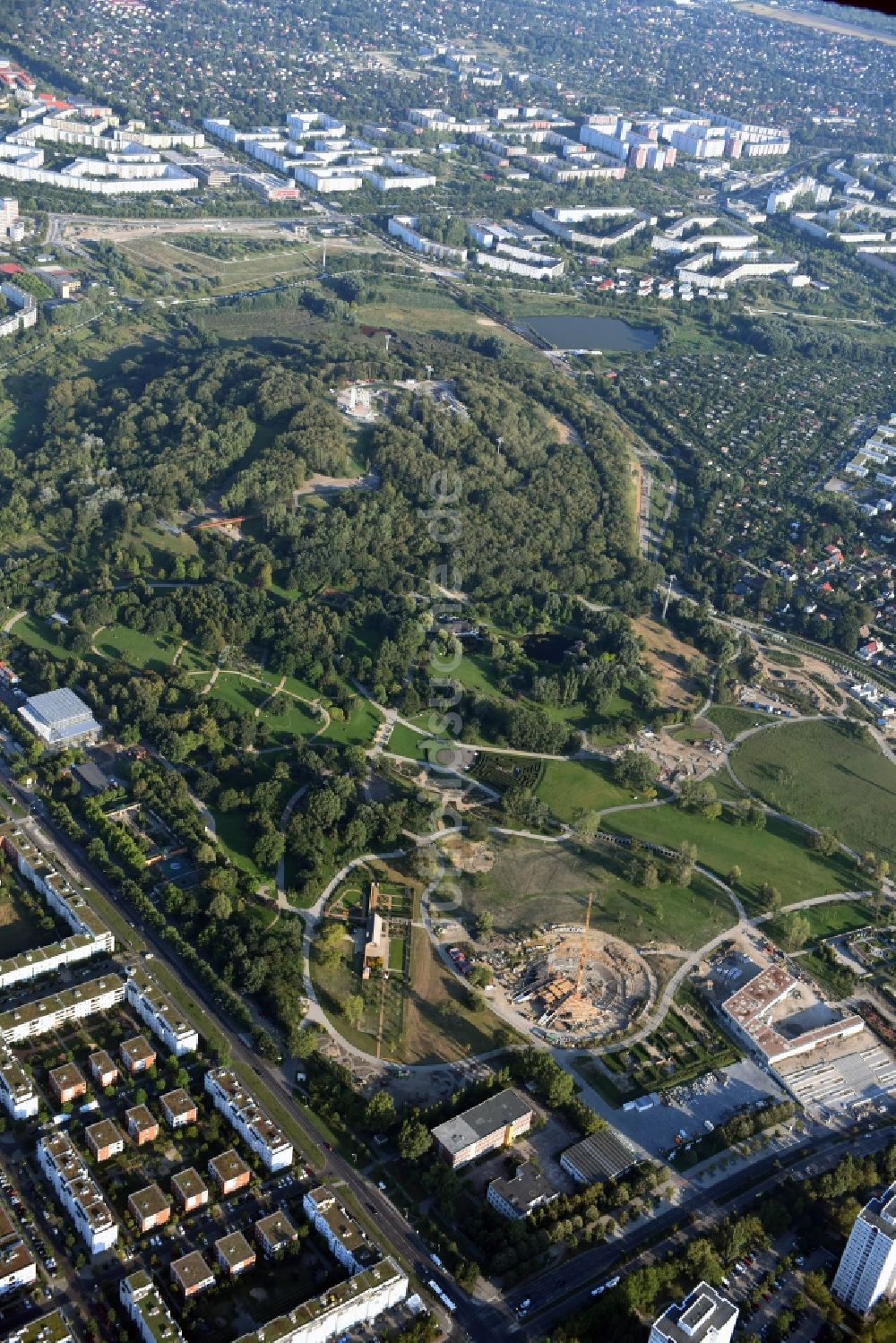 Berlin aus der Vogelperspektive: Gärten der Welt auf dem Gelände der IGA im Bezirk Marzahn-Hellersdorf in Berlin