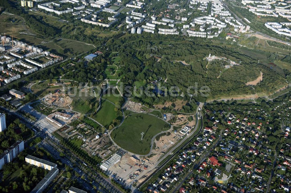 Berlin aus der Vogelperspektive: Gärten der Welt auf dem Gelände der IGA im Bezirk Marzahn-Hellersdorf in Berlin