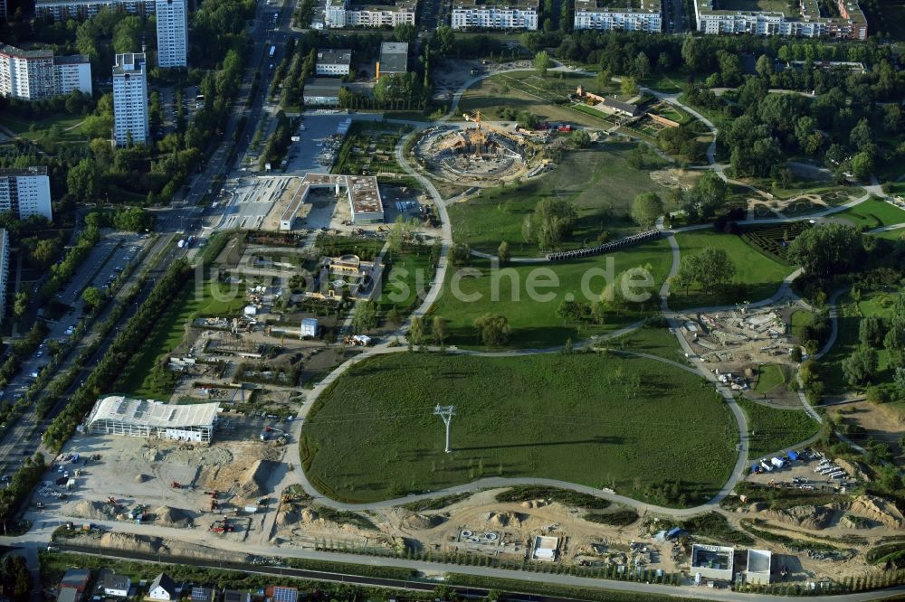 Luftbild Berlin - Gärten der Welt auf dem Gelände der IGA im Bezirk Marzahn-Hellersdorf in Berlin