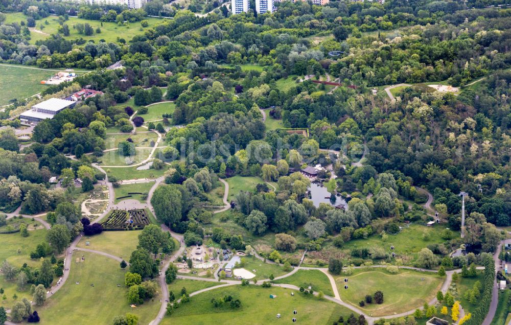 Luftbild Berlin - Gärten der Welt auf dem Gelände der IGA im Bezirk Marzahn-Hellersdorf in Berlin