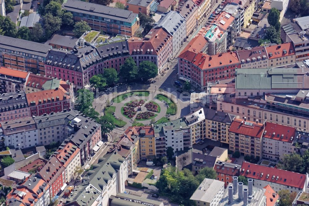 München von oben - Gärtnerplatz mit Staatstheater in München Isarvorstadt im Bundesland Bayern