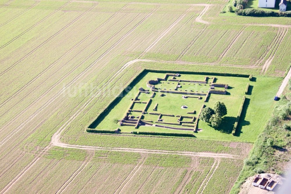 Höxter von oben - Grundmauern des ehemaligen Klosters Corvey in Höxter im Bundesland Nordrhein-Westfalen