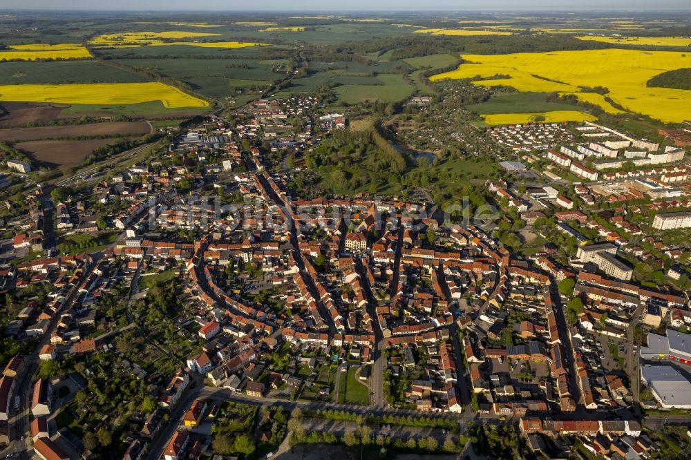 Teterow aus der Vogelperspektive: Grundriss der Stadt Teterow mit Kirche St.Peter und Paul im Zentrum der Altstadt von Teterow in Mecklenburg-Vorpommern