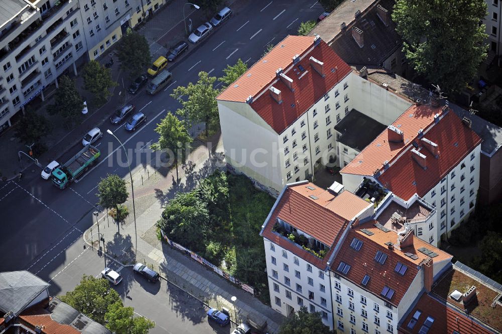 Berlin von oben - Grundstück Ecke Brunnenstraße / Anklamer Straße im Prenzlauer Berg