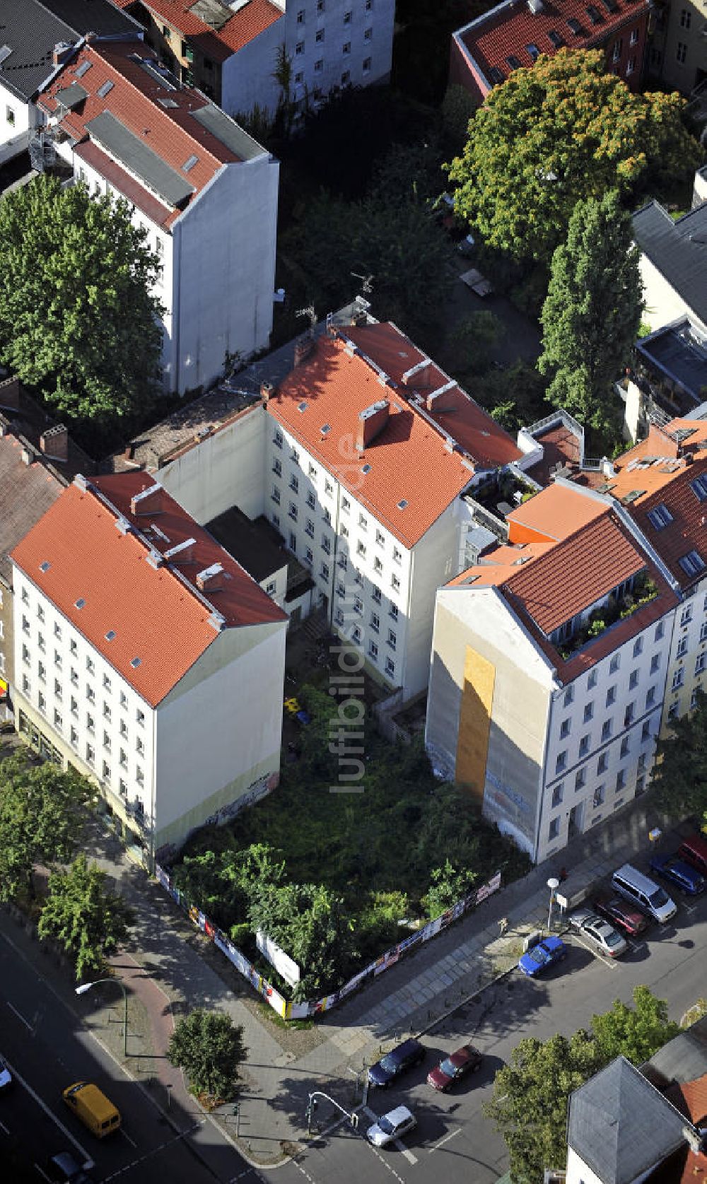 Berlin von oben - Grundstück Ecke Brunnenstraße / Anklamer Straße im Prenzlauer Berg