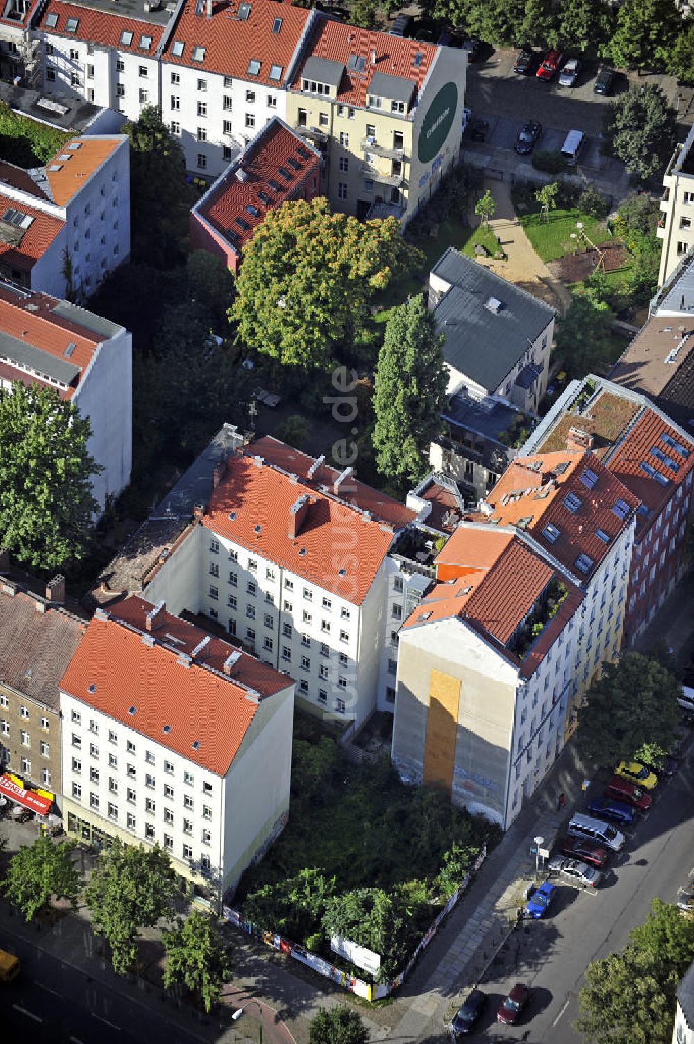 Berlin aus der Vogelperspektive: Grundstück Ecke Brunnenstraße / Anklamer Straße im Prenzlauer Berg