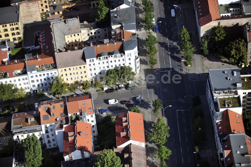 Berlin aus der Vogelperspektive: Grundstück Ecke Brunnenstraße / Anklamer Straße im Prenzlauer Berg