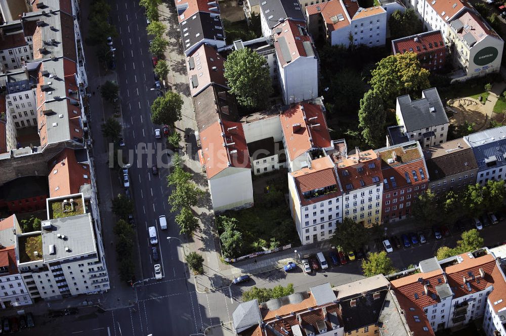 Berlin von oben - Grundstück Ecke Brunnenstraße / Anklamer Straße im Prenzlauer Berg