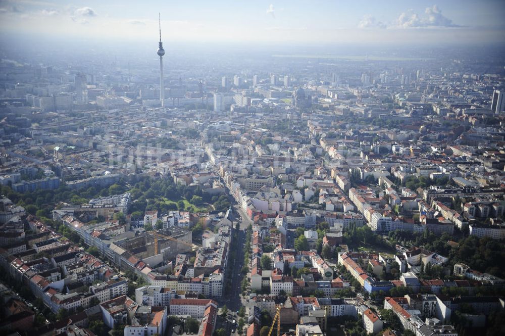 Berlin von oben - Grundstück Ecke Brunnenstraße / Anklamer Straße im Prenzlauer Berg