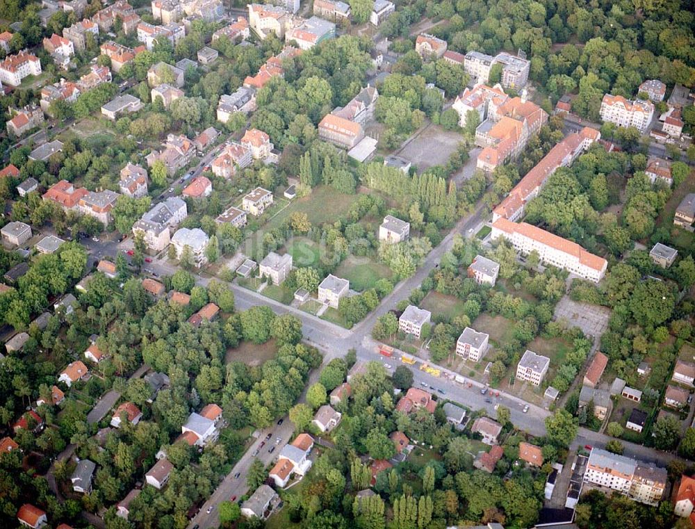 Berlin - Pankow aus der Vogelperspektive: Grundstück Waldstraße 10-12 / Kuckhoffstraße 23 der EDR GmbH in Berlin - Pankow.