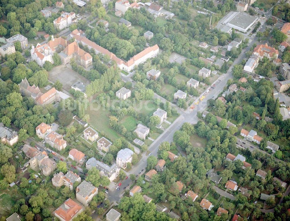 Luftaufnahme Berlin - Pankow - Grundstück Waldstraße 10-12 / Kuckhoffstraße 23 der EDR GmbH in Berlin - Pankow.