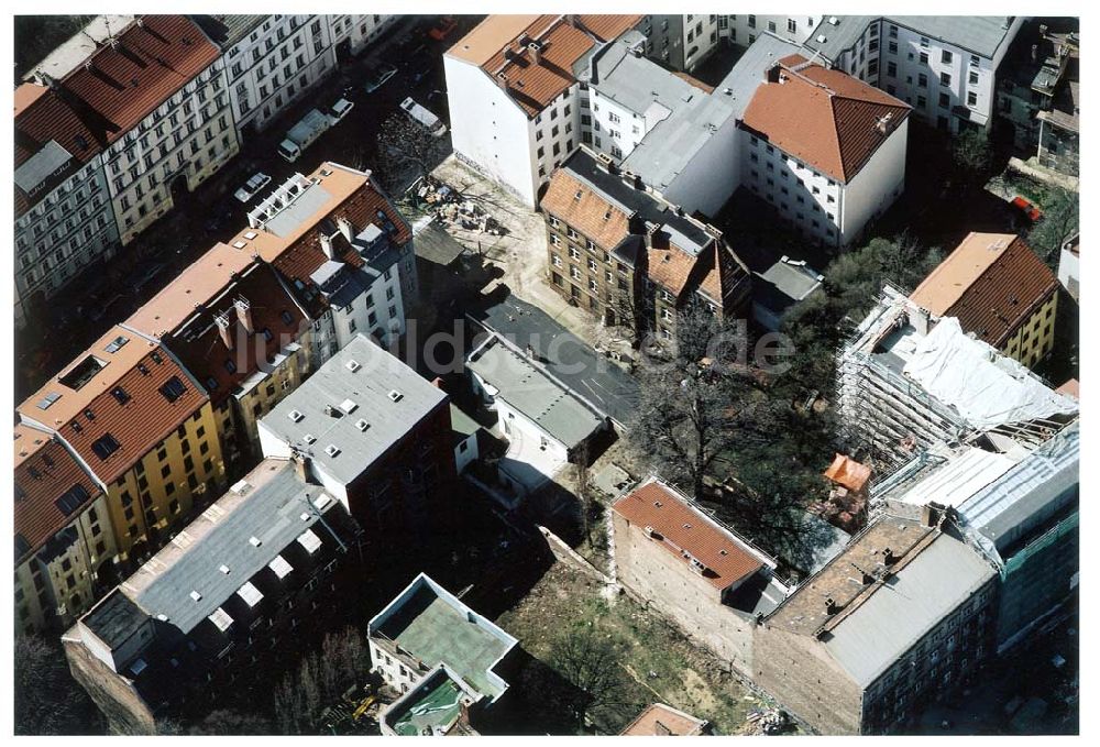 Luftaufnahme Berlin - Prenzlauer - Berg - Grundstücksbereich der Lottumstraße 12 in Berlin - Prenzlauer - Berg.