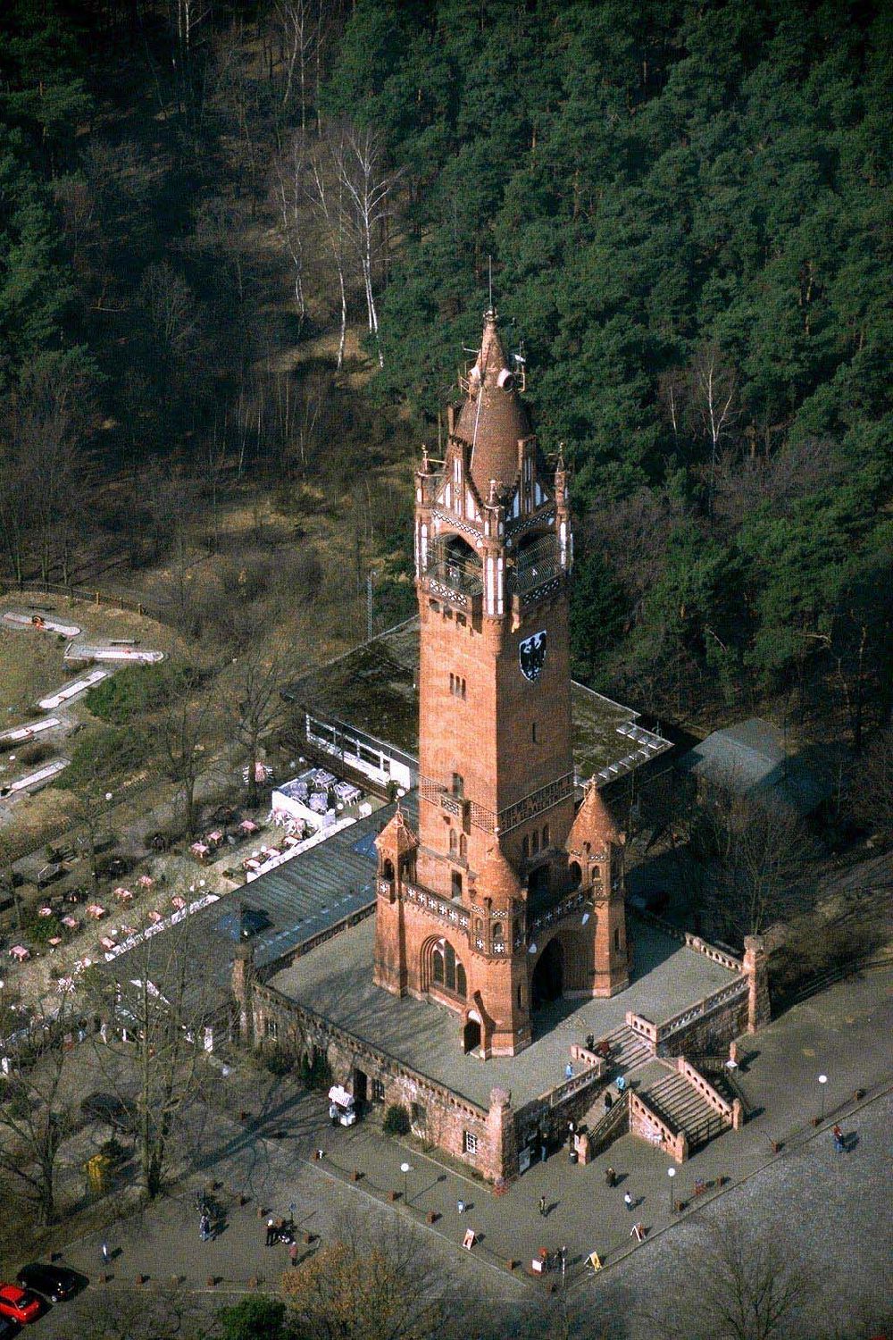 Berlin aus der Vogelperspektive: Grunewaldturm im Grunewald