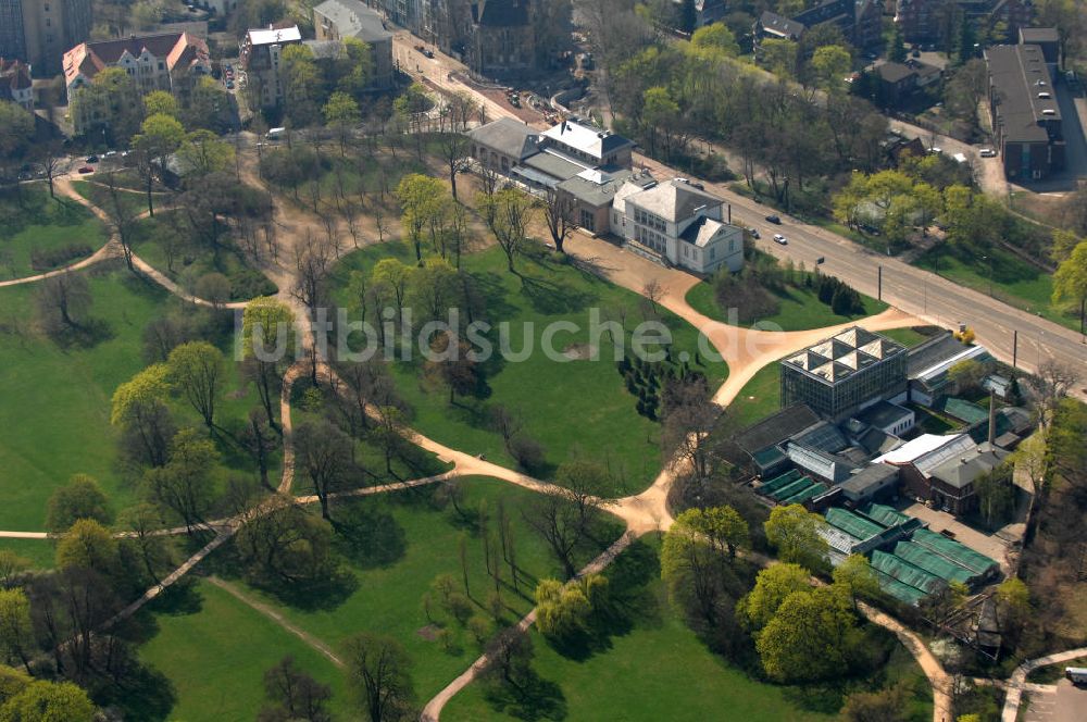 Magdeburg aus der Vogelperspektive: Gruson-Gewächshäuser und Gesellschaftshaus in Magdeburg