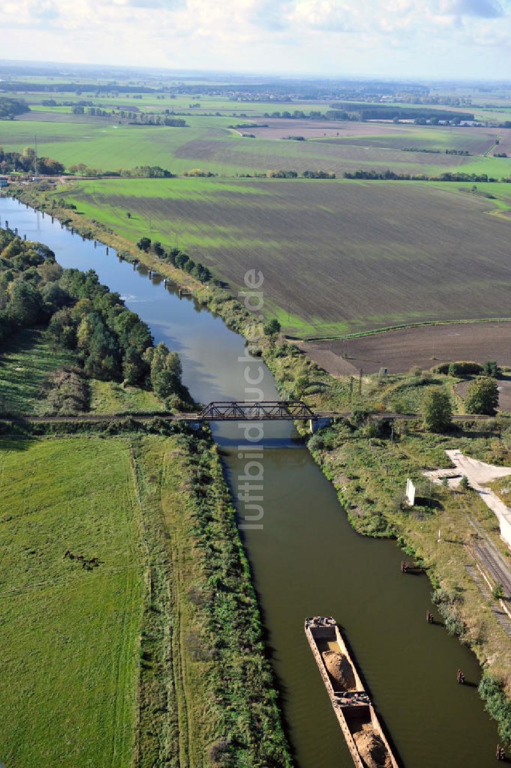 Luftbild Güsen - Güsener Eisenbahnbrücke in Sachsen-Anhalt