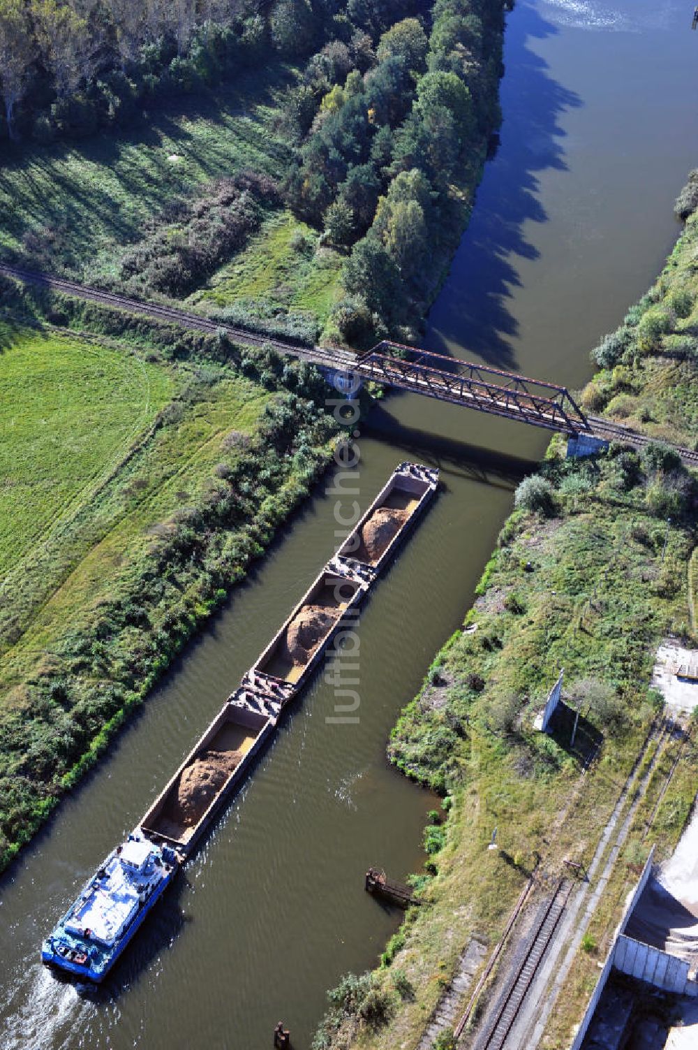 Luftaufnahme Güsen - Güsener Eisenbahnbrücke in Sachsen-Anhalt