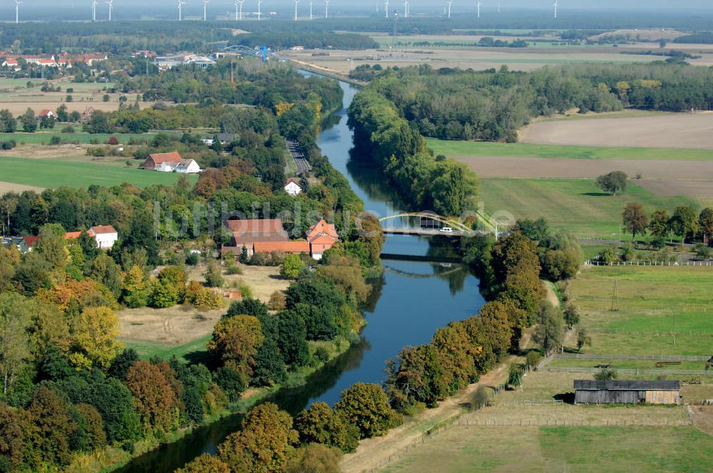 GÜSEN von oben - Güsener Straßenbrücke