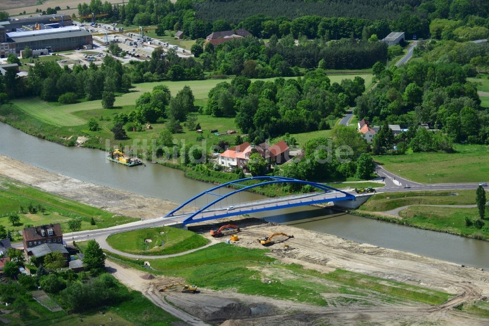 Güsen aus der Vogelperspektive: Güsener Straßenbrücke über dem Elbe-Havel-Kanal im Bundesland Sachsen-Anhalt