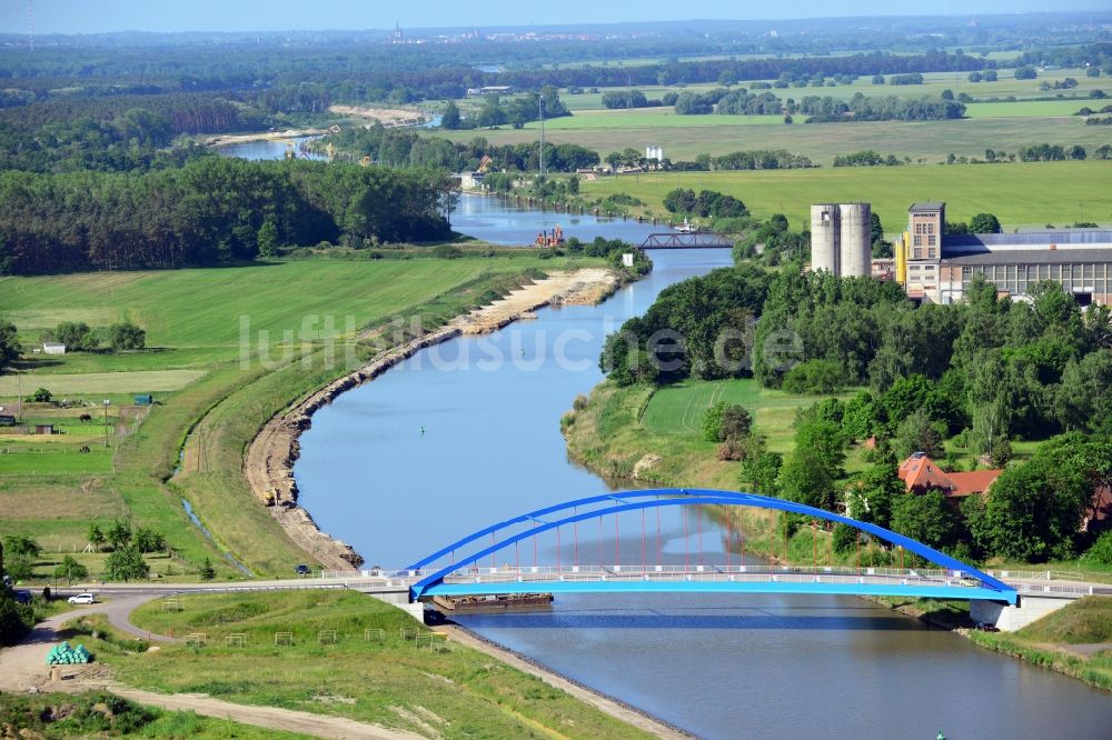 Luftbild Elbe-Parey - Güsener Straßenbrücke über dem Elbe-Havel-Kanal im Bundesland Sachsen-Anhalt