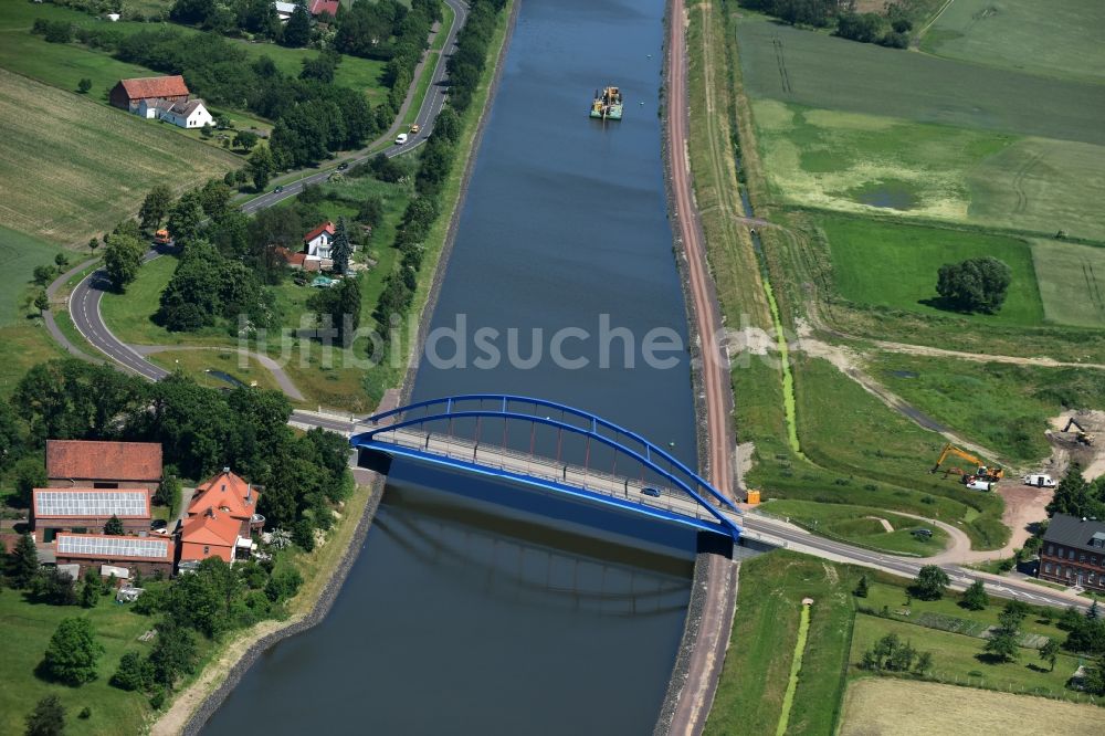 Luftaufnahme Elbe-Parey - Güsener Straßenbrücke über dem Elbe-Havel-Kanal im Bundesland Sachsen-Anhalt