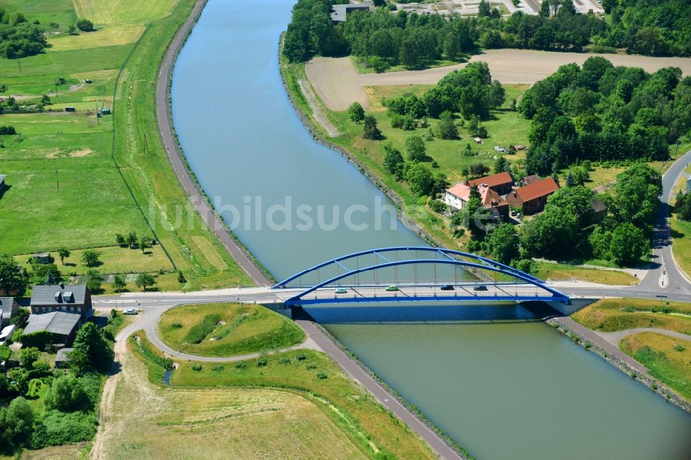 Luftaufnahme Elbe-Parey - Güsener Straßenbrücke über dem Elbe-Havel-Kanal im Bundesland Sachsen-Anhalt