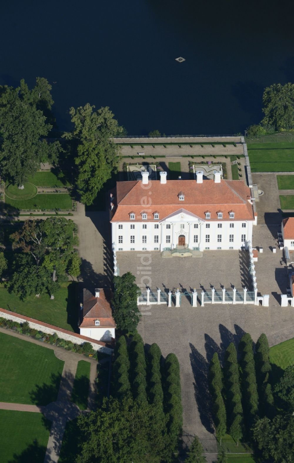 Luftaufnahme Meseberg - Gästehaus Schloß Meseberg der Bundesregierung in Gransee im Bundesland Brandenburg