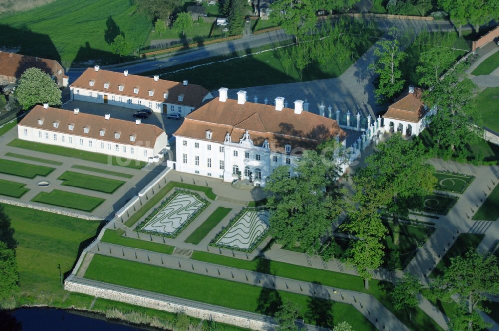 Luftaufnahme Meseberg - Gästehaus Schloß Meseberg der Bundesregierung in Gransee im Bundesland Brandenburg