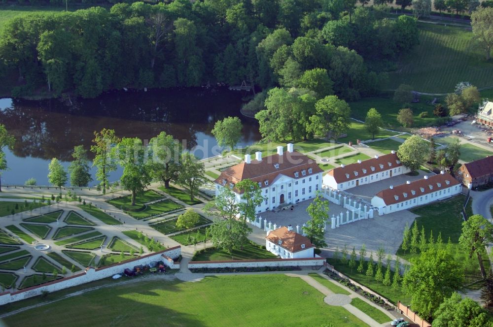 Meseberg aus der Vogelperspektive: Gästehaus Schloß Meseberg der Bundesregierung in Gransee im Bundesland Brandenburg