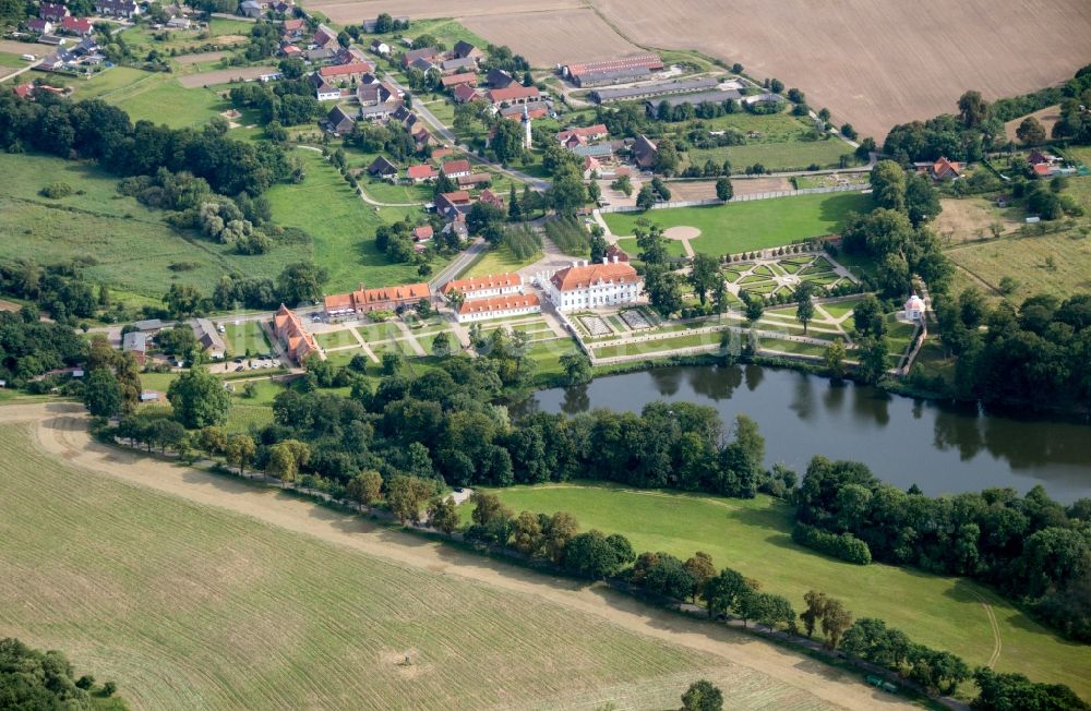 Luftbild Meseberg - Gästehaus Schloß Meseberg der Bundesregierung in Meseberg im Bundesland Brandenburg