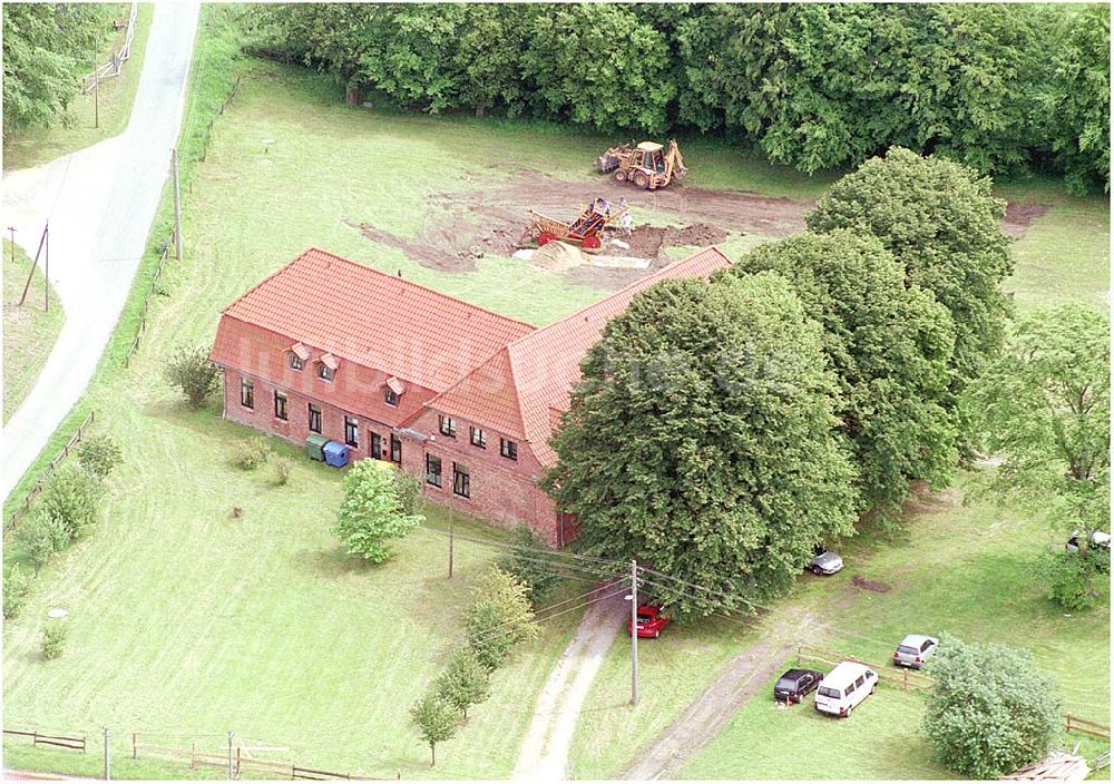 Zarfzow aus der Vogelperspektive: Gästehaus Zarfzow, gemütliche Landhausatmosphäre in einem alten, typisch mecklenburgischen Gutshaus AWO Sano gemeinnützige GmbH Hofstr