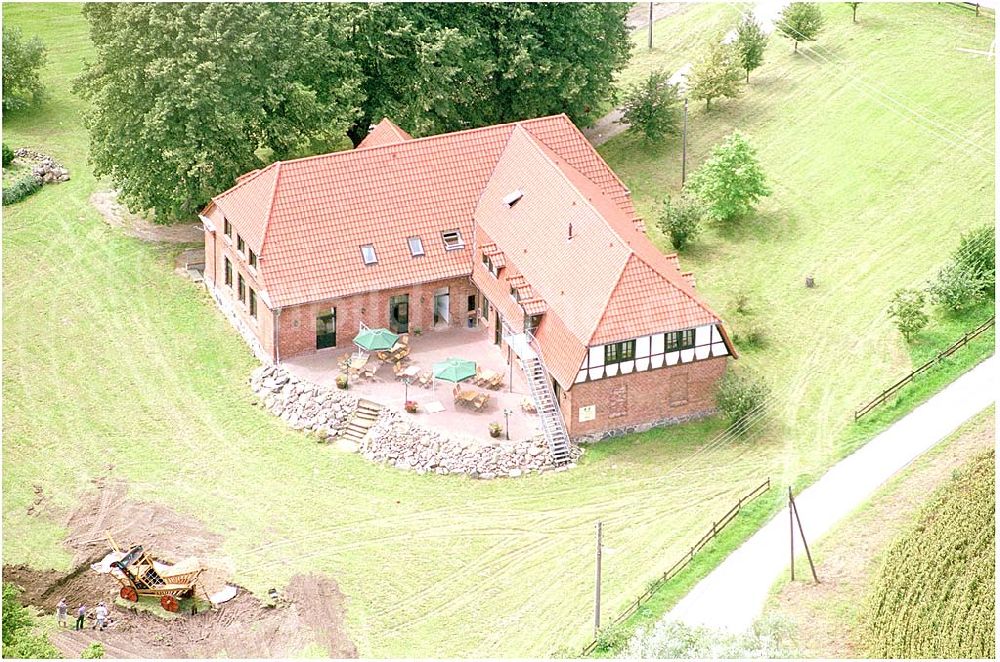 Zarfzow aus der Vogelperspektive: Gästehaus Zarfzow, gemütliche Landhausatmosphäre in einem alten, typisch mecklenburgischen Gutshaus AWO Sano gemeinnützige GmbH Hofstr