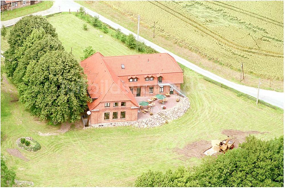 Zarfzow aus der Vogelperspektive: Gästehaus Zarfzow, gemütliche Landhausatmosphäre in einem alten, typisch mecklenburgischen Gutshaus AWO Sano gemeinnützige GmbH Hofstr