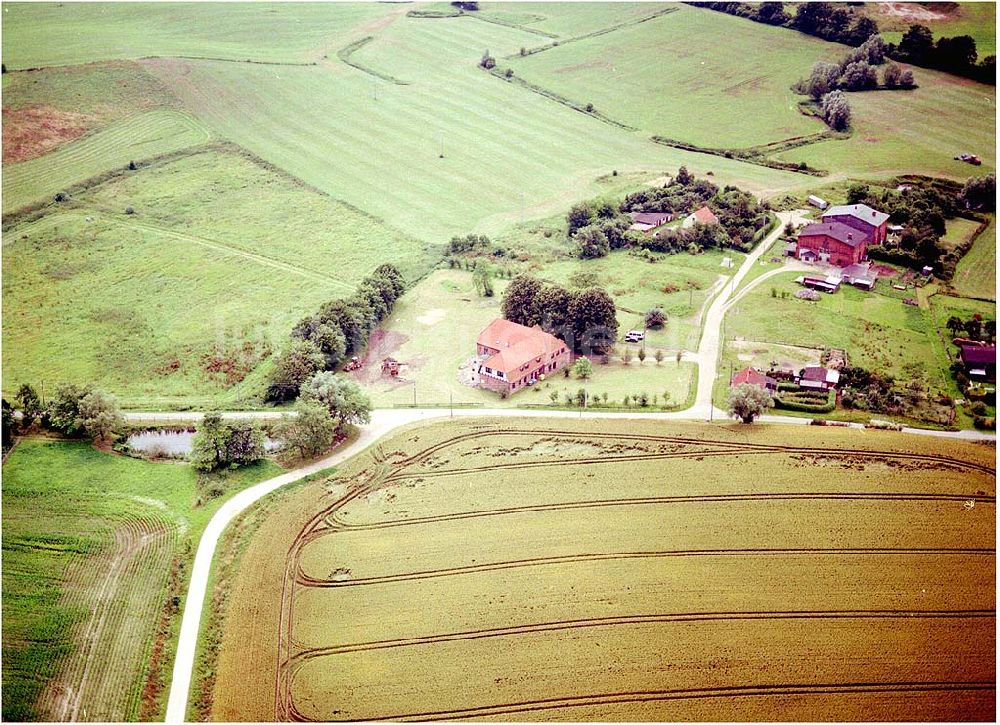 Zarfzow aus der Vogelperspektive: Gästehaus Zarfzow, gemütliche Landhausatmosphäre in einem alten, typisch mecklenburgischen Gutshaus AWO Sano gemeinnützige GmbH Hofstr