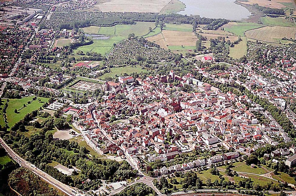 Luftaufnahme Güstrow - Güstrow / Mecklenburg Vorpommern Stadtzentrum und historischer Altstadtkern