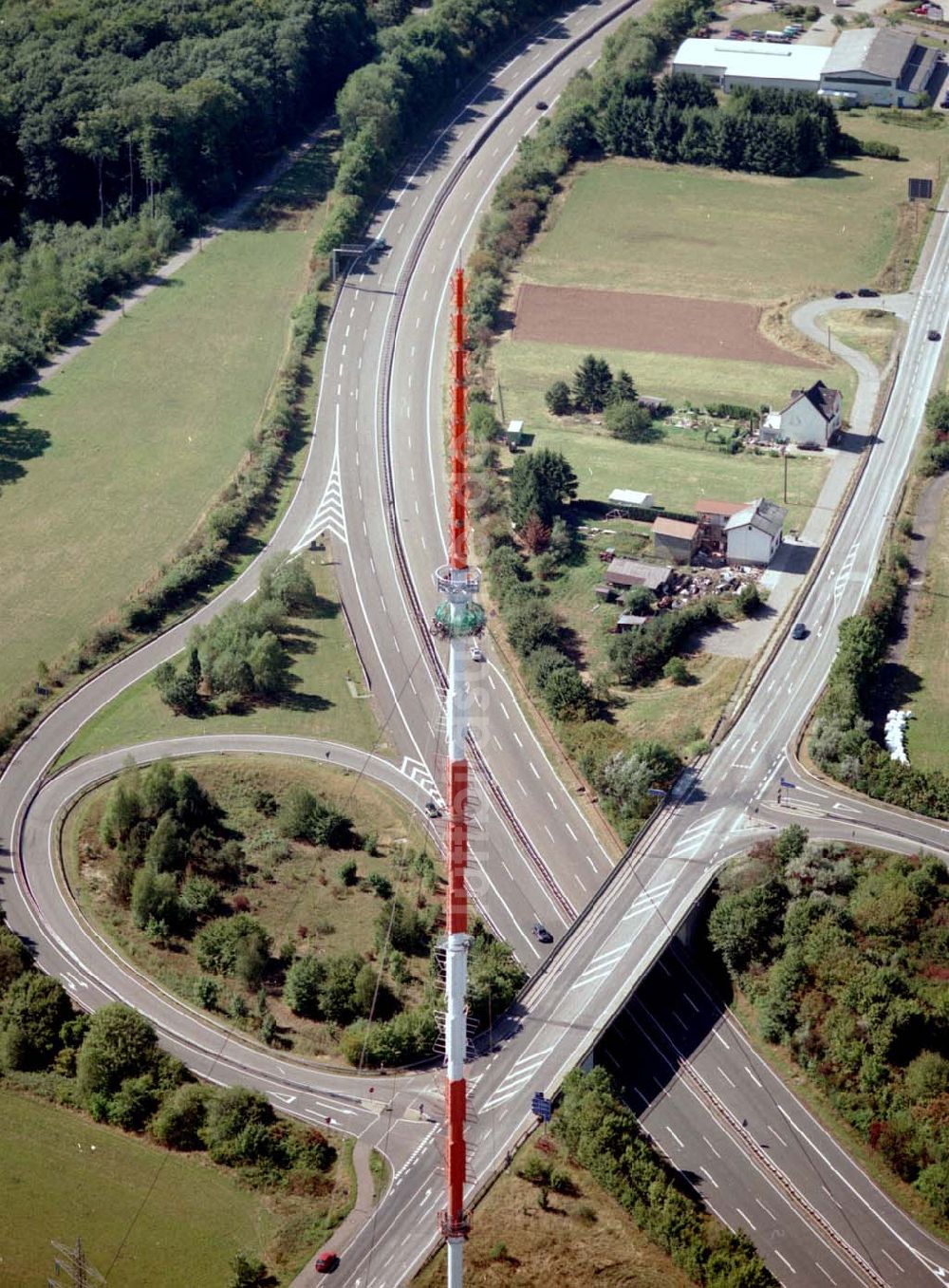 Luftbild Göttelborn / Saarland - Göttelborn / Saarland Blick auf die Sanierung des Sendemastes im Saarland durch die Firma W