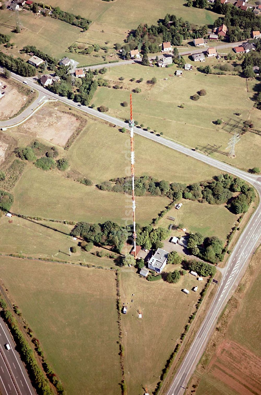 Luftbild Göttelborn / Saarland - Göttelborn / Saarland Blick auf die Sanierung des Sendemastes im Saarland durch die Firma W