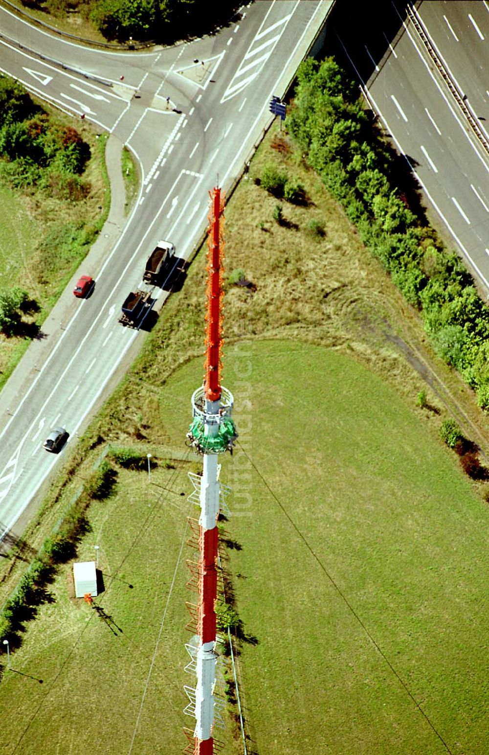 Luftbild Göttelborn / Saarland - Göttelborn / Saarland Blick auf die Sanierung des Sendemastes im Saarland durch die Firma W