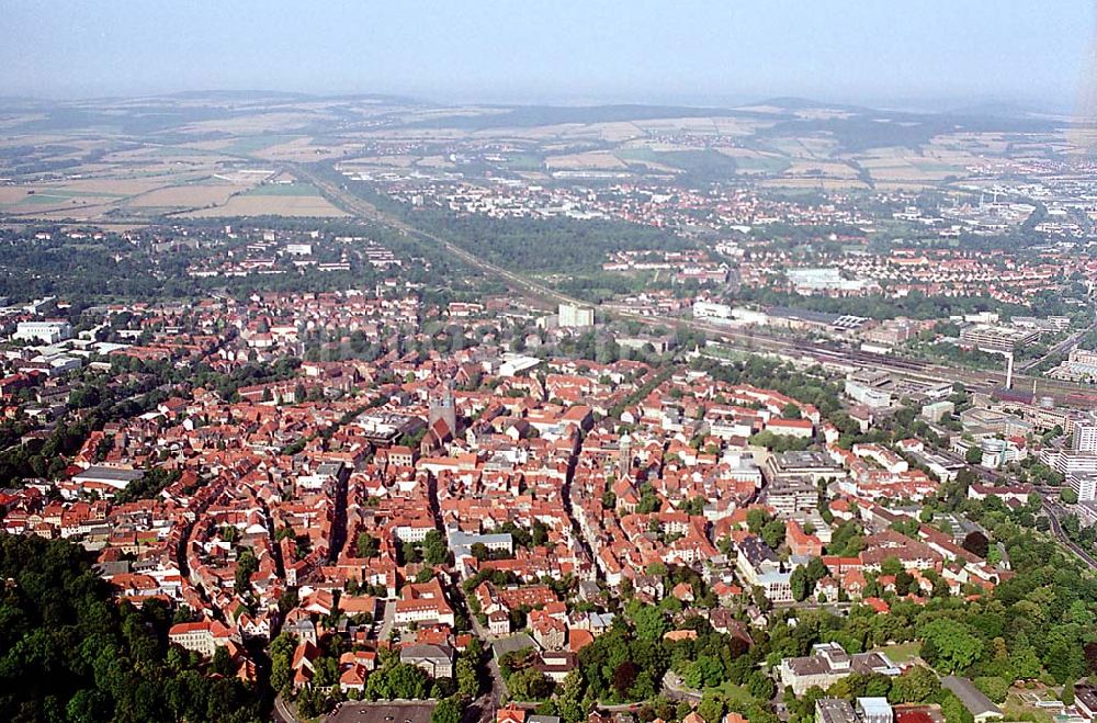 Luftbild Göttingen / Niedersachsen - Göttingen / Niedersachsen Stadtansicht von Göttingen mit Blick auf dir durchführende Eisenbahnstrecke