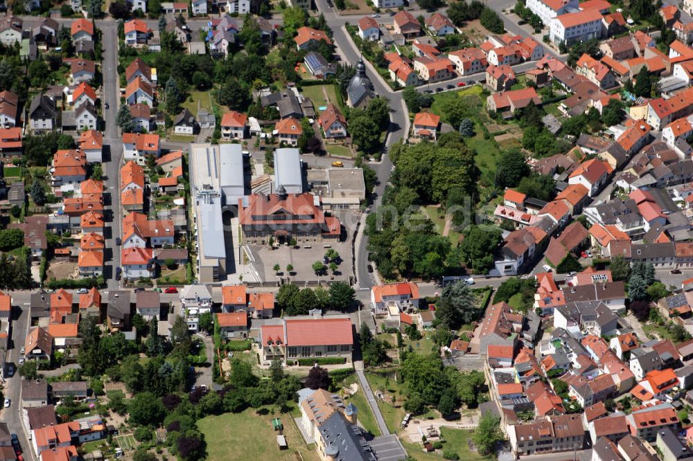 Luftaufnahme Gau-Algesheim - Gustav-Adolf-Kirche und Regionale Schule Gau-Algesheim