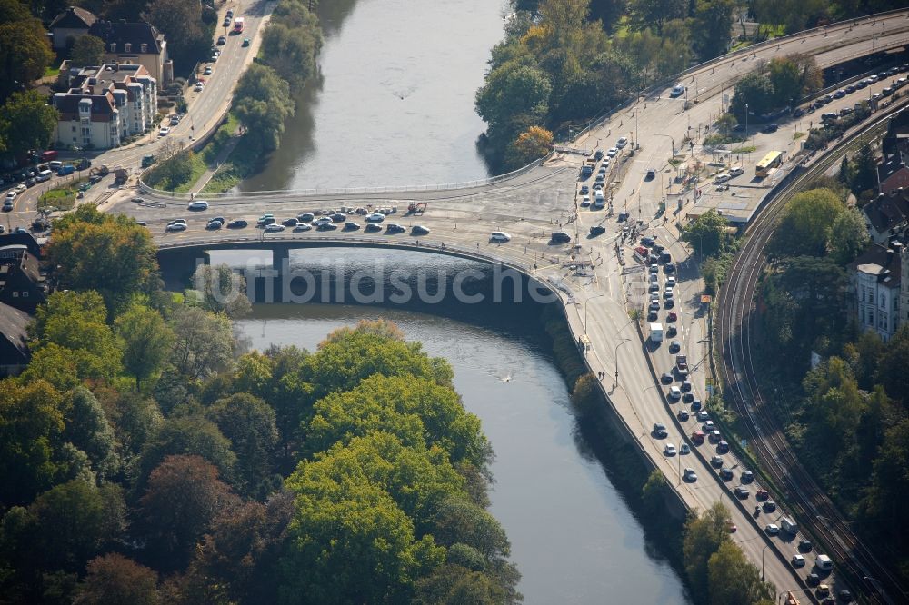 Luftaufnahme Essen - Gustav-Heinemann-Brücke in Essen im Bundesland Nordrhein-Westfalen