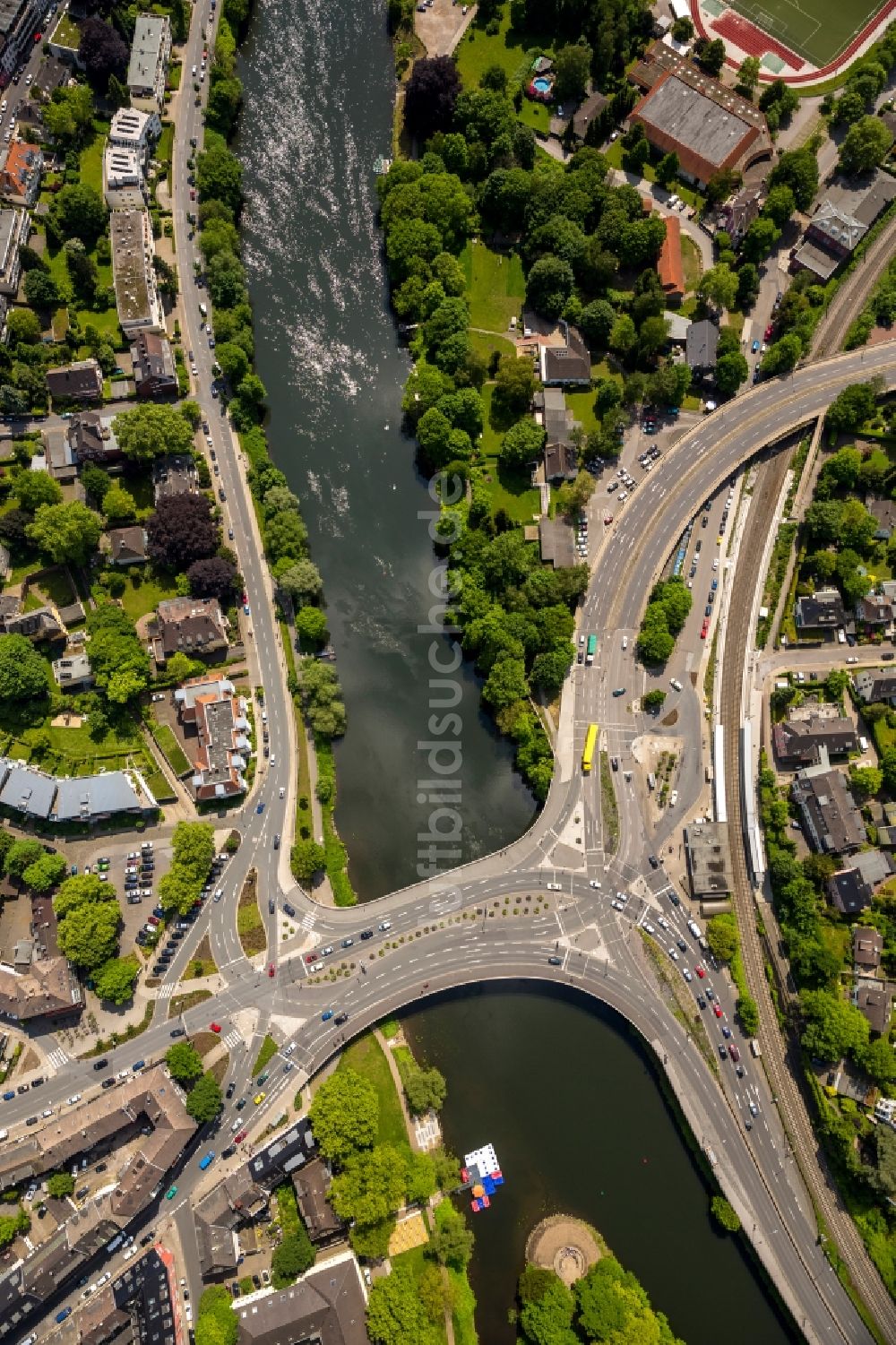 Essen OT Werden von oben - Gustav-Heinemann-Brücke im Ortsteil Werden in Essen im Bundesland Nordrhein-Westfalen