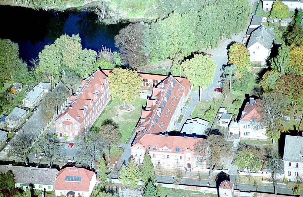 Eberswalde / Brandenburg aus der Vogelperspektive: Gustav-Hirsch-Platz in der Messingwerksiedlung (UNESCO-Denkmalsliste) in Eberswalde - Finow (Brandenburg)