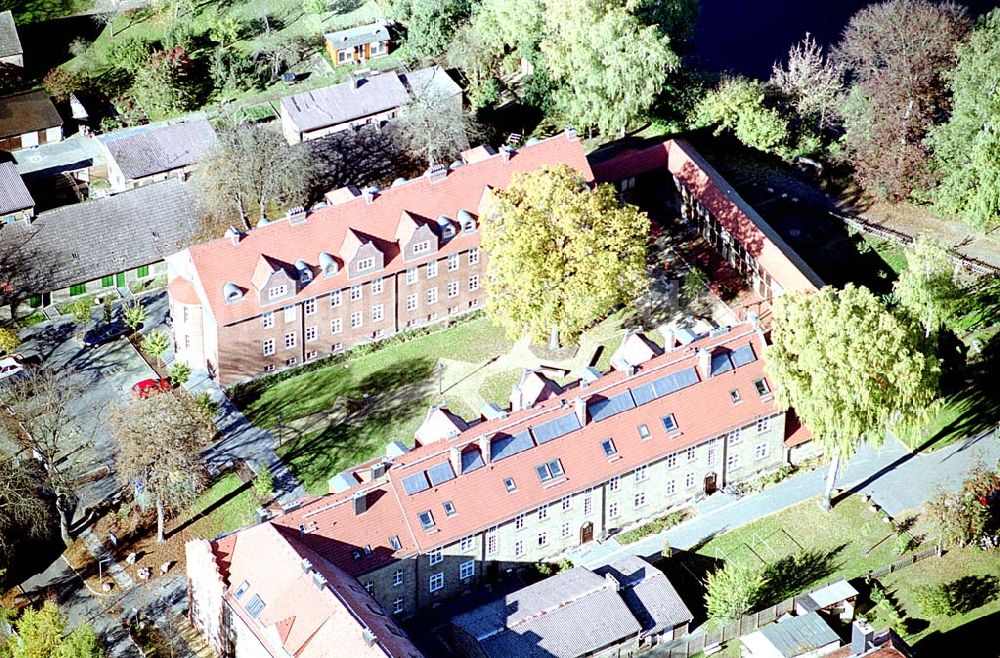 Eberswalde / Brandenburg aus der Vogelperspektive: Gustav-Hirsch-Platz in der Messingwerksiedlung (UNESCO-Denkmalsliste) in Eberswalde - Finow (Brandenburg)