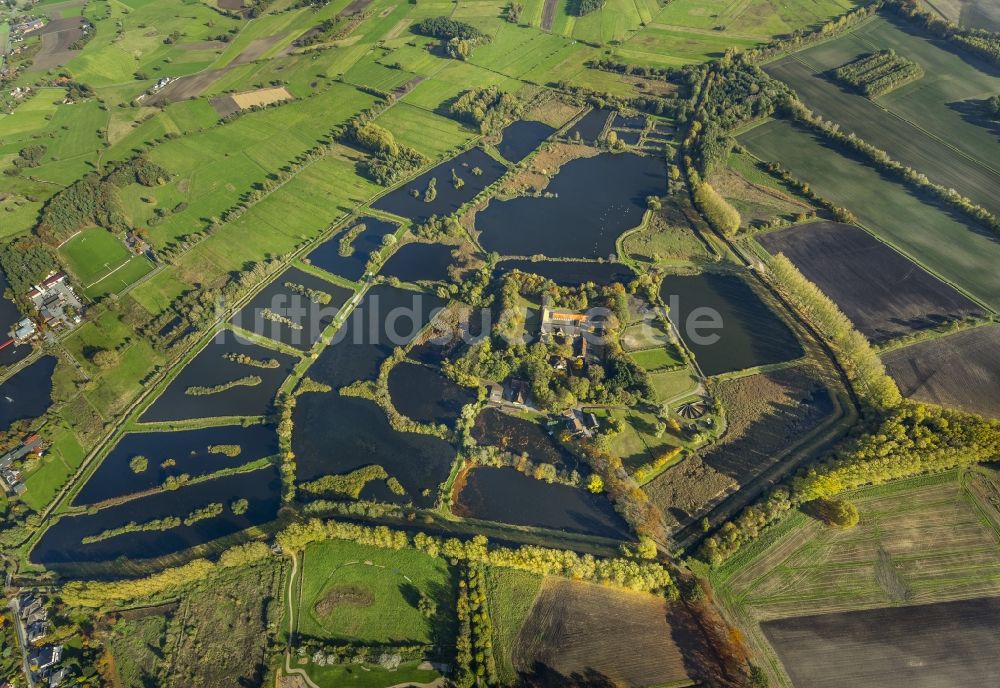 Luftaufnahme Rietberg - Gut Rietberg und Gelände der Landesgartenschau mit Wallgraben in Form eines niederländischen Forts in Rietberg im Bundesland Nordrhein-Westfalen